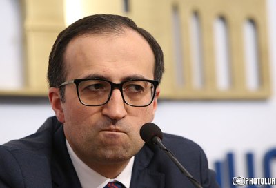 Armenia health minister signs new order