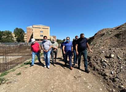 Armenian health minister gets acquainted with construction progress of Martuni medical center