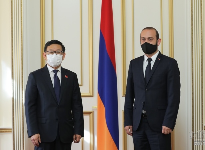 Արարատ Միրզոյանը հրաժեշտի հանդիպում է ունեցել Չինաստանի դեսպանի հետ