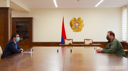 Artsakh President, Armenia defense minister meet