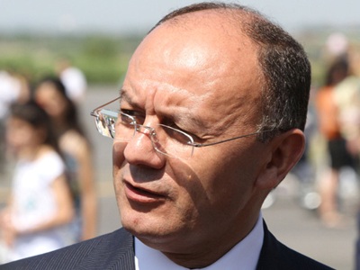 Сейран Оганян срочно уехал в Арцах