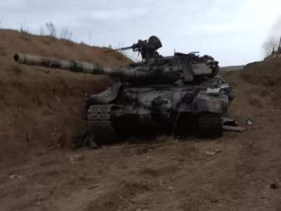 Представитель МО Армении: А это Т-90, ребята достаточно легко его подбили