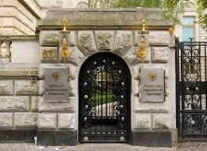 Посольству России в Германии отказали в консульском доступе к Навальному