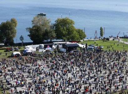В Германии прошли массовые демонстрации противников и сторонников ужесточения мер по борьбе с коронавирусом