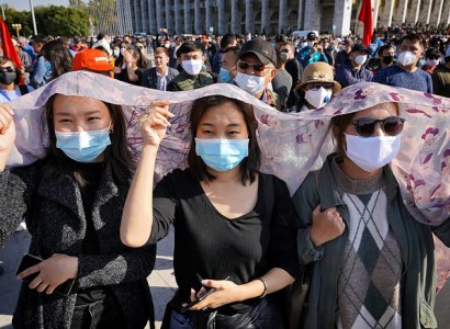 В центре Бишкека начался разгон сторонников оппозиции, не согласных с результатами выборов в парламент
