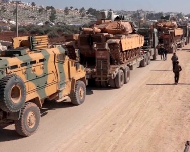 Колонна турецкой военной техники вошла в зону деэскалации в Идлибе