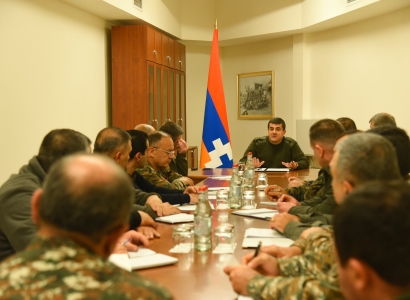 Տուժած շենքերի վնասների գնահատման հանձնաժողով կստեղծվի. Արցախի նախագահը հրավիրել է աշխատանքային խորհրդակցություն