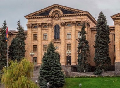 Հայաստանի խորհրդարանը խստացրել է սահմանափակումները ռազմական դրության ռեժիմի ընթացքում