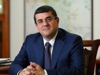 Հումանիտար հրադադարով պայմանավորված Արայիկ Հարությունյանի ասուլիսը 7 ժամով հետաձգվում է