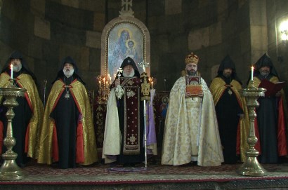Catholicos of All Armenians offers special prayer service for peace (PHOTOS)