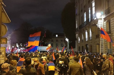 Փարիզում հայ համայնքը բազմամարդ ցույց է կազմակերպել. պահանջում են ճանաչել Արցախի անկախությունը (վիդեո)