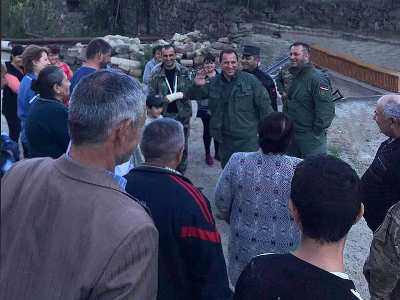 Բնակիչների մարտական ոգին բարձր է. Դավիթ Տոնոյանը եղել է մարտական գործողությունների հարակից բնակավայրում (ֆոտո)
