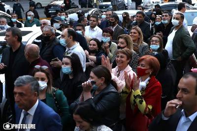 «Հրապարակ». Գագիկ Ծառուկյանը երեկ հավաքել է թիմի՞ն