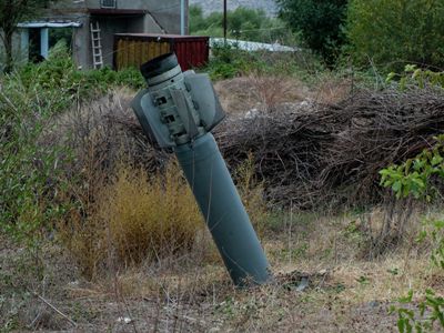 HRW: Азербайджан неоднократно применял запрещенные кассетные боеприпасы в жилых районах Нагорного Карабаха