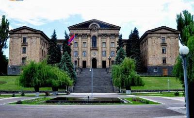 «Հրապարակ». ԱԺ նիստի օրակարգում ընդգրկված են այն հարցերը, որոնք առնչվում են պատերազմին. Մնացածը հետաձգվում են