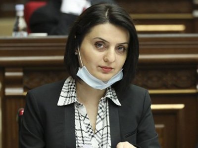 Խնդրում եմ ինձ դասեր տալուց առաջ մտածել. Զարուհի Բաթոյանը՝ պատերազմական օրերին իր ստացած պարգևավճարի մասին
