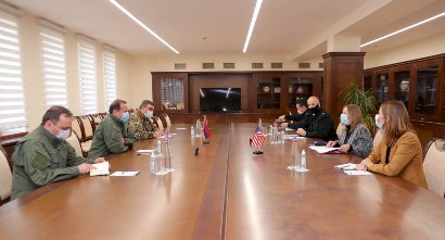 Armenia defense minister receives US Ambassador