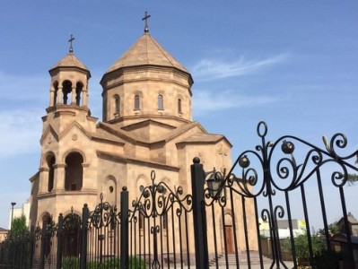 В армянских храмах Украины проходят литургии за мир в Карабахе