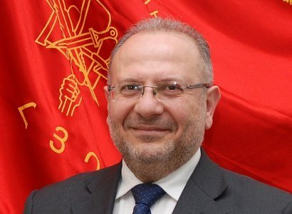 «Հրապարակ». Մոտ 70 մտավորականների նամակի տեքստը միանձնյա կազմել է ՀՅԴ-ն. մտավորականներին մոբիլիզացրել է Բագրատ Եսայանը