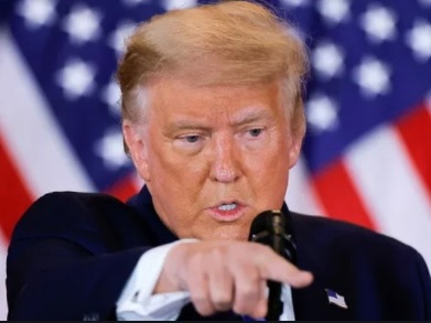 Трамп призвал остановить подсчет голосов на выборах в США