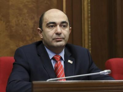 Վերջին օրերին, երբ Արցախում թեժ մարտեր են, սկիզբ է դրվել տարօրինակ մի քննարկման, որն առնվազն ժամանակավրեպ է. Մարուքյան