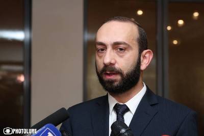 «Грапарак»: Депутаты «Моего Шага» выехали в Степанакерт с бессрочным визитом