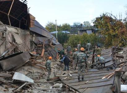 Blasts rock Stepanakert, air-raid signal activated