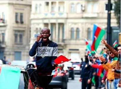 Военкор Котенок: «Коренной азербайджанец празднует победу в Шуши»