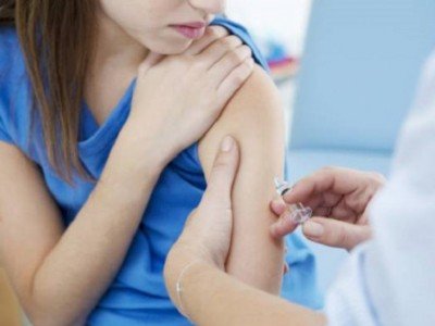 Pfizer Inc заявила, что ее экспериментальная вакцина против COVID-19 эффективна более чем на 90%