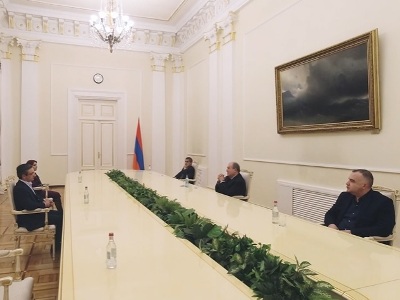 Արմեն Սարգսյանը հանդիպել է ԼՀԿ պատգամավորների հետ