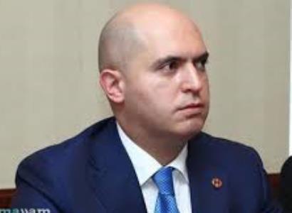Հողերը հանձնեցիք թուրքին, ու վրեքներս իբր մարդ եք բերում Ռուսաստանի՞ց. Արմեն Աշոտյան
