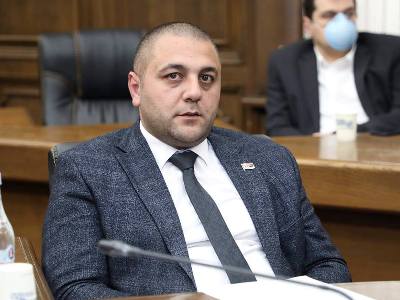 Եթե մեկ էլ փորձեք իմ ընտանիքին ինչ որ ուլտիմատումներ ներկայացնեք, վզներդ իմ ձեռքով եմ կտրելու. «Իմ քայլի» պատգամավոր