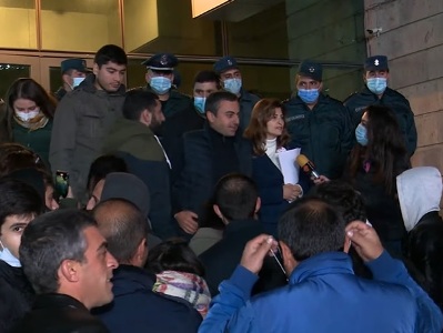 Իշխան Սաղաթելյանը եւ Արթուր Վանեցյանը հրավիրել են ՀՔԾ. Լուսինե Սահակյան