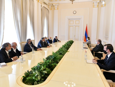 Արմեն Սարգսյանն այսօր հանդիպել է Արցախի հերոս, գեներալ-մայոր Արկադի Տեր-Թադևոսյանի հետ