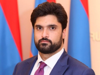 Փաշինյանի աղմկահարույց գրառման պատճառով Ավինյանի գրասենյակի ղեկավարը դուրս է գալիս աշխատանքից եւ ՔՊ֊ից