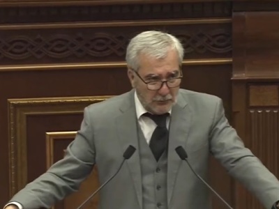 Բանակ էլ համարյա չկա, բայց դրանք զինված մարդիկ են, մեծ քանակությամբ զենք թափանցելու է Հայաստան. Անդրանիկ Քոչարյան