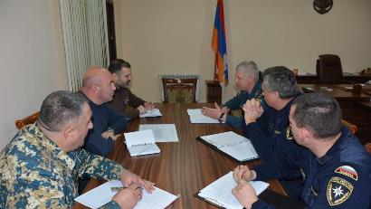 Artsakh emergency situations service chief, Russian officials discuss construction in peaceful settlements