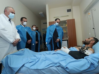 Armenia Deputy PM Tigran Avinyan visits wounded soldiers