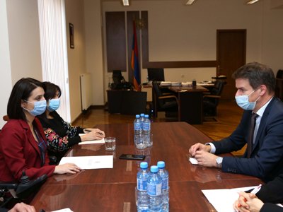 Ֆրանսիան պատրաստվում է մարդասիրական աջակցություն ցուցաբերել ՀՀ-ին. նաեւ երկարաժամկետ. Լաքոտը՝ Բաթոյանին