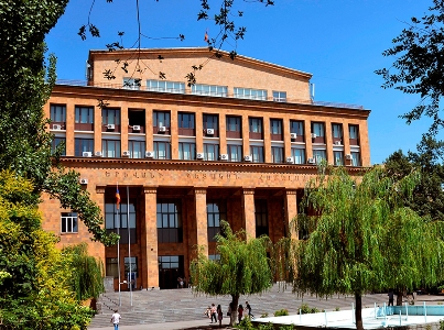 ԵՊՀ գիտխորհուրդը որոշում է ընդունել և պահանջում է վարչապետի եւ կառավարության հրաժարականը