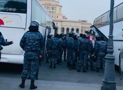 Հանրապետության հրապարակում մեծաթիվ ոստիկանական ուժեր են կենտրոնացել (ֆոտո)
