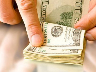 Հայաստանում դոլարի փոխարժեքը մի քանի օրվա կտրուկ աճից հետո այսօր կրկին նվազել է