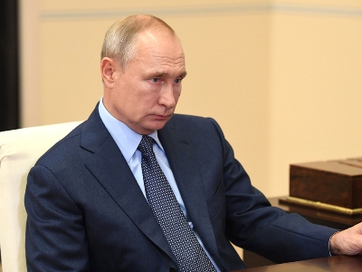 Путин обсудил с Совбезом работу российских миротворцев в Карабахе