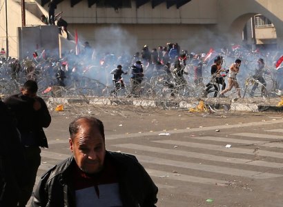 Supporters of radical preacher in Iraq shoot 5 protesters