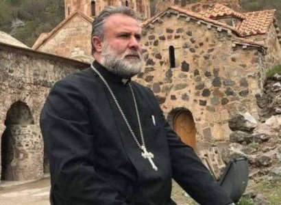 Ամենաշատը 1 ամիս այստեղ կլինեմ, վերադառնալու եմ Դադիվանք․Տեր Հովհաննեսը ժամանակավոր Սուրբ Երրորդություն եկեղեցում է