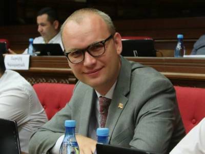 На заседании постоянной комиссии НС Армении обсужден вопрос избрания заместителя ее председателя