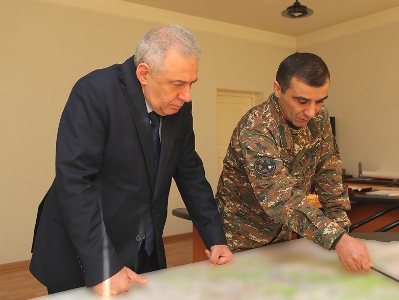 Karabakh army commander to Armenia defense minister: Troop reorganization is underway (PHOTOS)