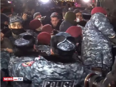 В ходе акции протеста с требованием отставки Пашиняна подвергнуты приводу 43 гражданина