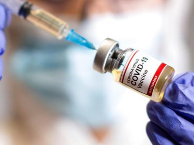 Франция обеспечит бесплатную вакцинацию от COVID-19