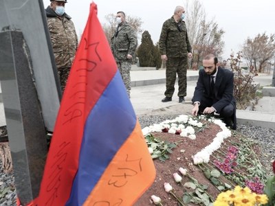 Armenian parliament's speaker honors memory of heroes who died in battles